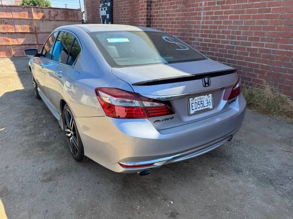 2017 Honda Accord 9th Gen - Image 7 of 31