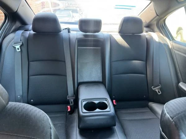2017 Honda Accord 9th Gen - Image 15 of 31