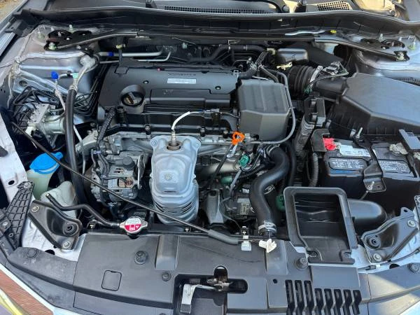 2017 Honda Accord 9th Gen - Image 16 of 31