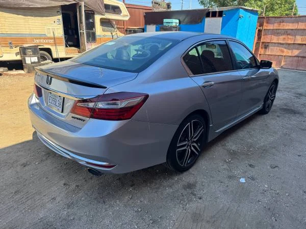 2017 Honda Accord 9th Gen - Image 2 of 31