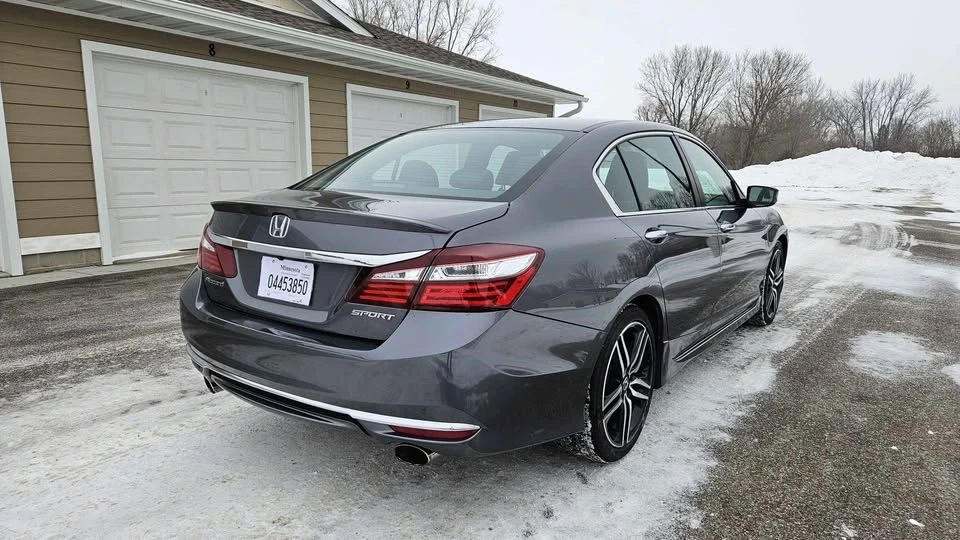 2017 Honda Accord 9th Gen - Image 5 of 17