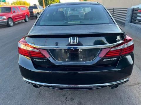 2017 Honda Accord 9th Gen - Image 3 of 9