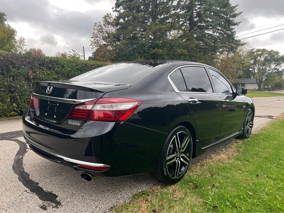 2017 Honda Accord 9th Gen - Image 4 of 13