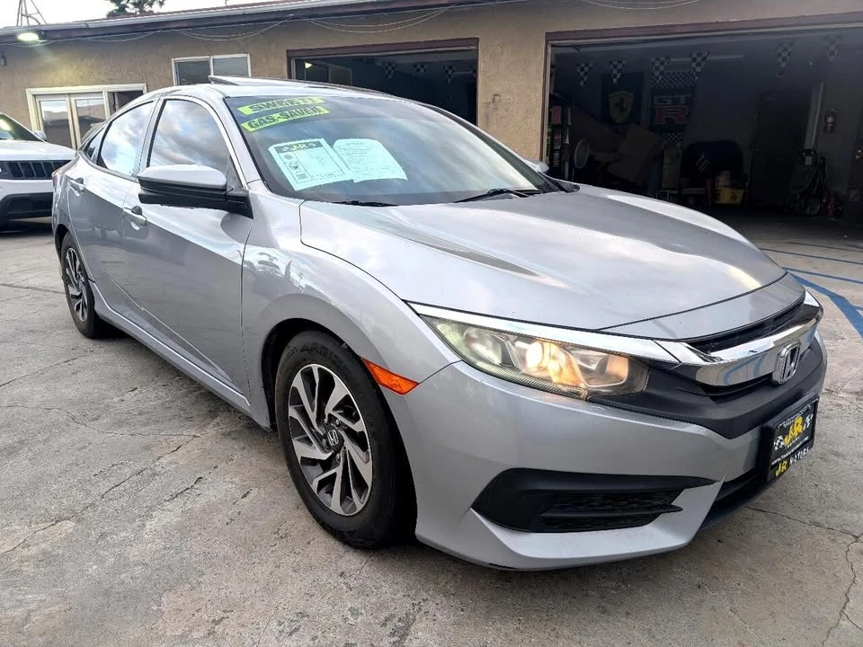 2017 Honda Civic 10th Gen - Image 3 of 9