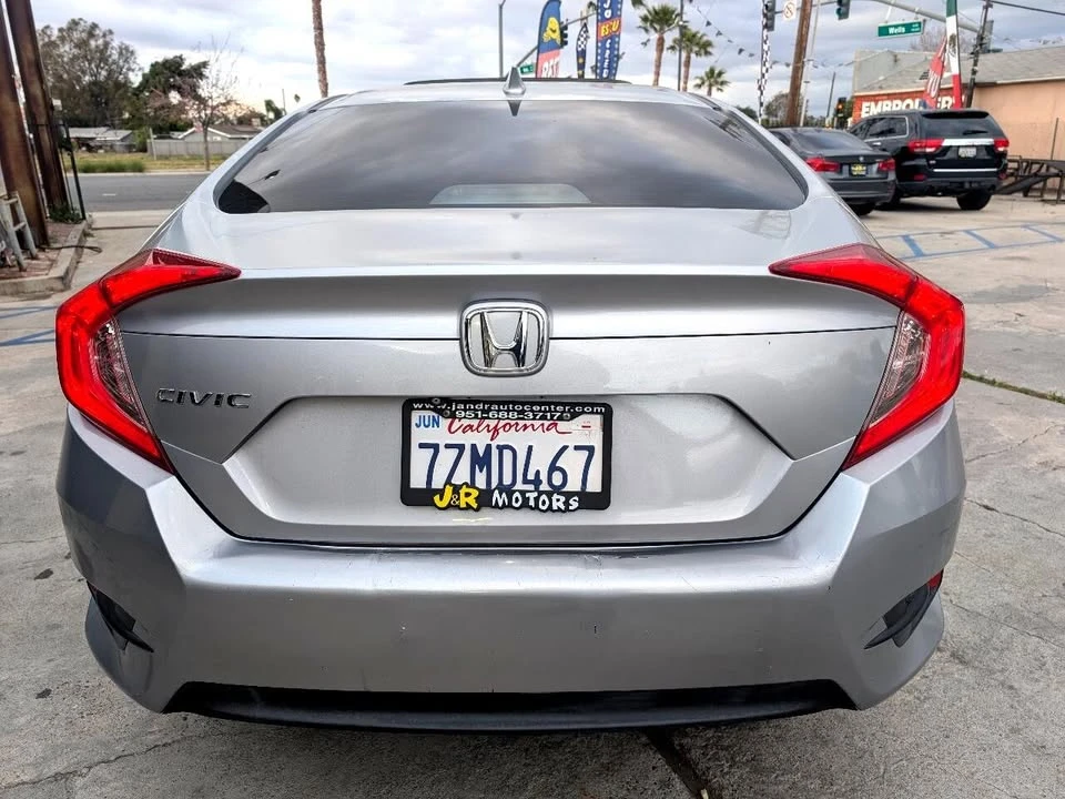 2017 Honda Civic 10th Gen - Image 5 of 9