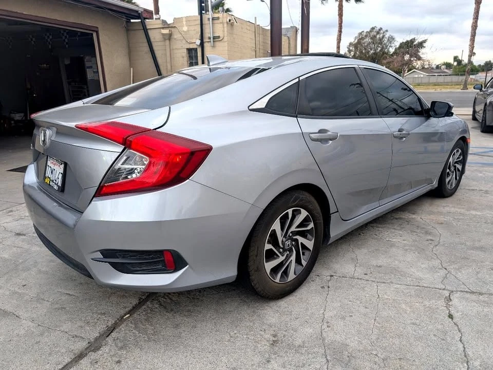 2017 Honda Civic 10th Gen - Image 4 of 9