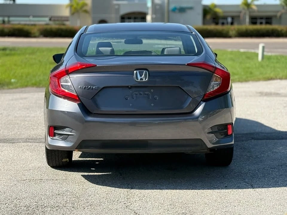 2017 Honda Civic 10th Gen - Image 5 of 12