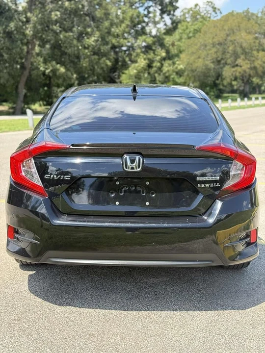 2017 Honda Civic 10th Gen - Image 5 of 14