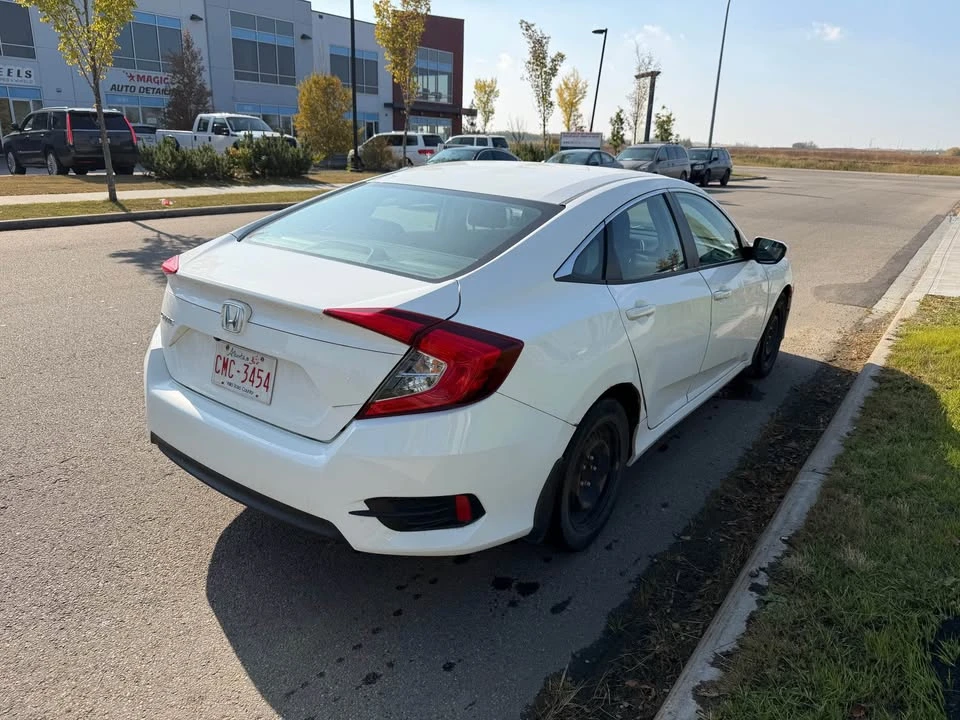 2017 Honda Civic 10th Gen - Image 5 of 13