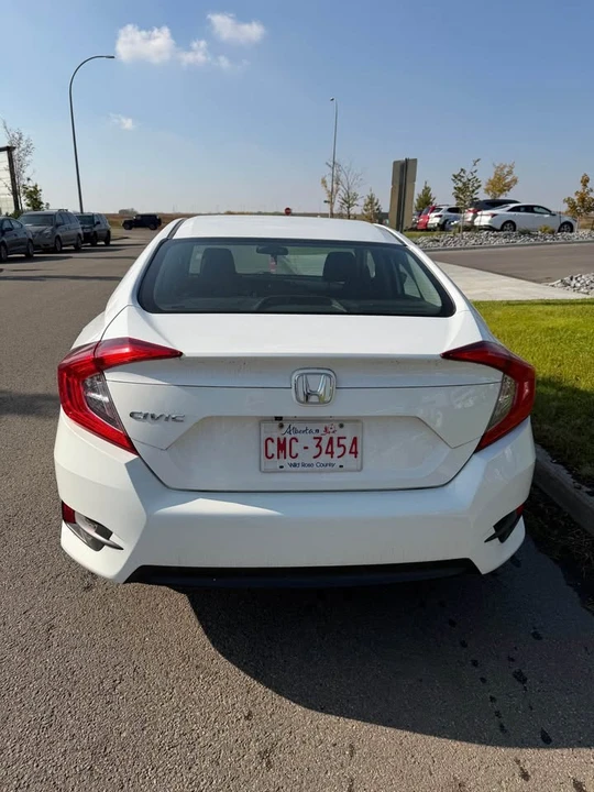 2017 Honda Civic 10th Gen - Image 4 of 13