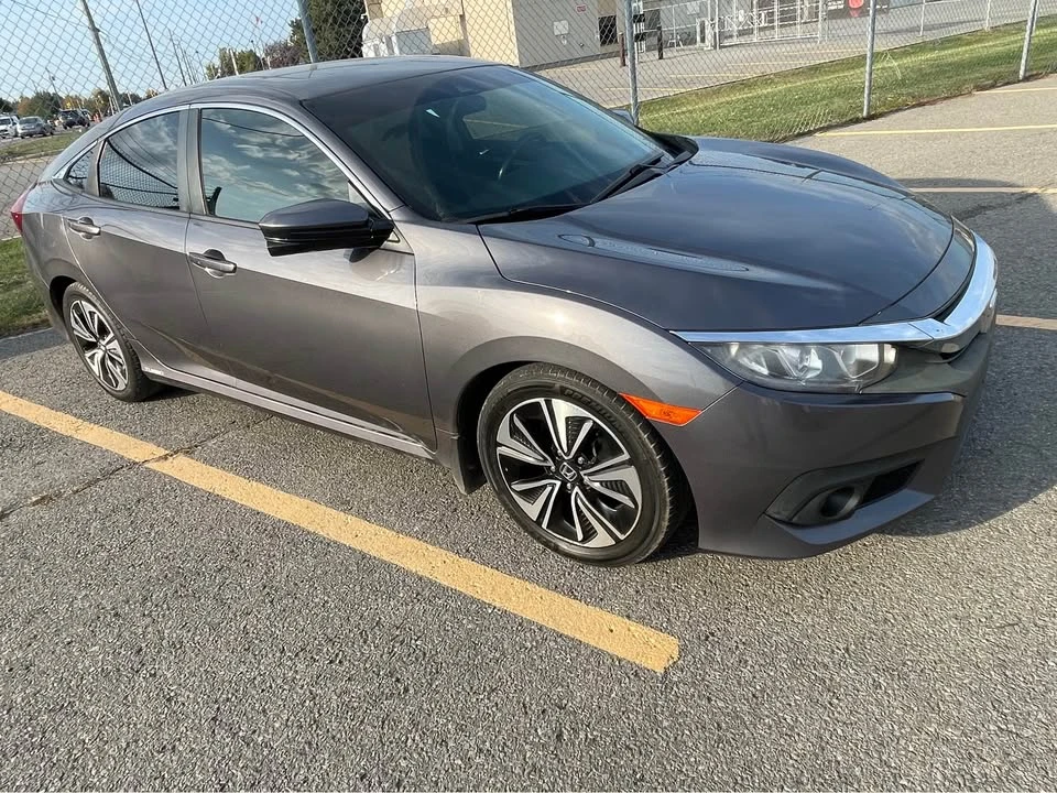 2017 Honda Civic 10th Gen - Image 3 of 11
