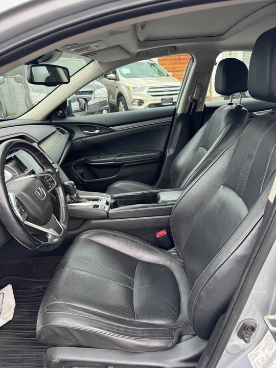 2017 Honda Civic 10th Gen - Image 9 of 12