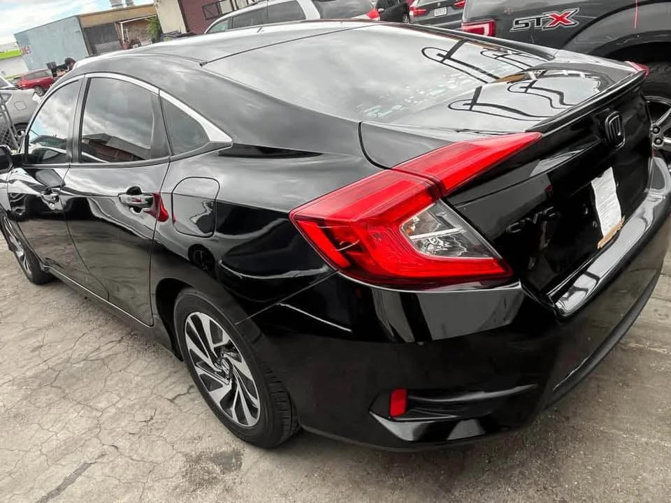 2017 Honda Civic 10th Gen - Image 3 of 7