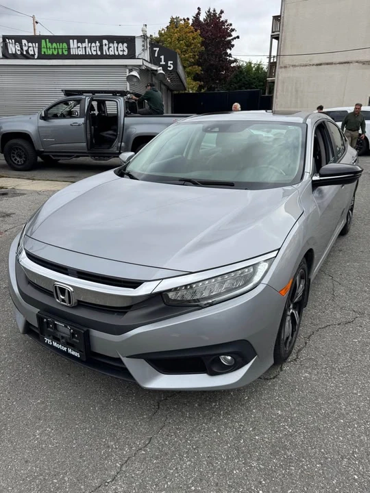 2017 Honda Civic 10th Gen - Image 3 of 12