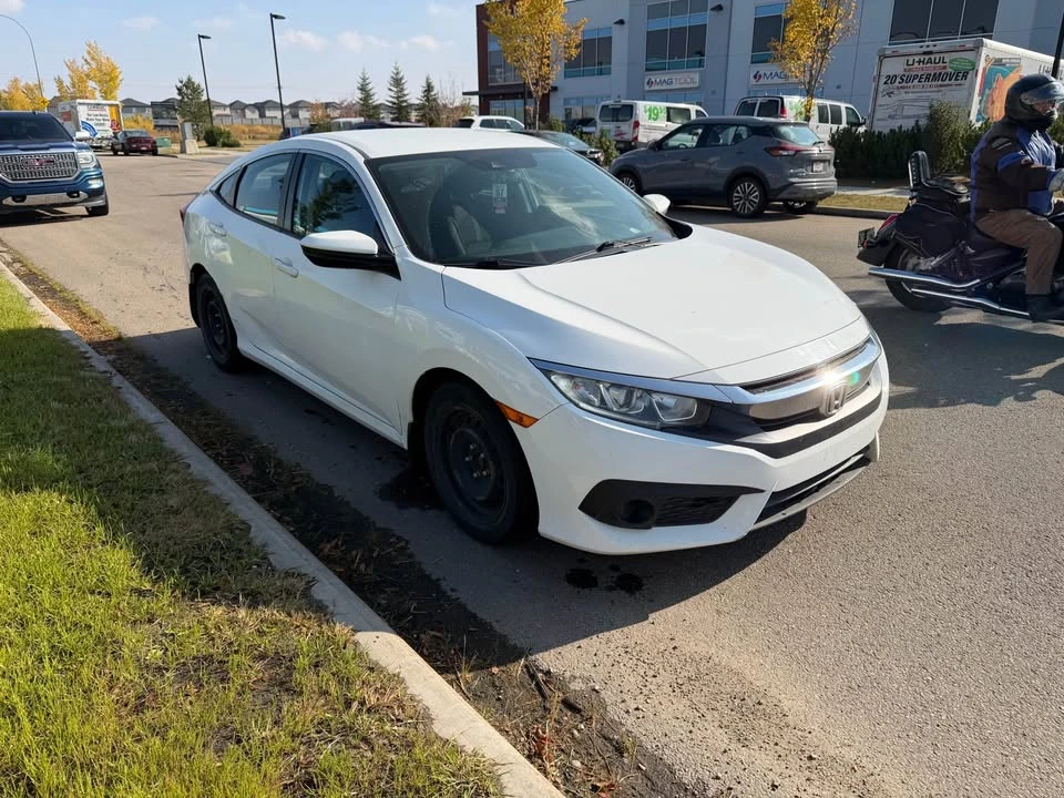 2017 Honda Civic 10th Gen - Image 6 of 13