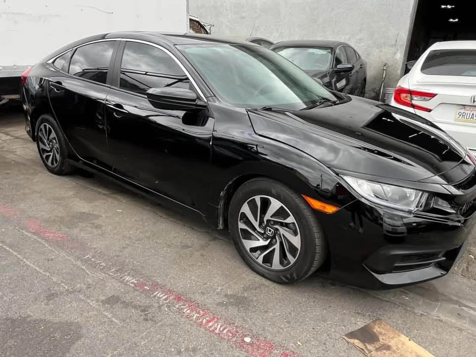 2017 Honda Civic 10th Gen - Image 5 of 7