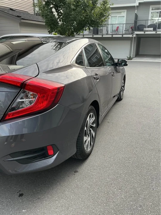 2017 Honda Civic 10th Gen - Image 8 of 10