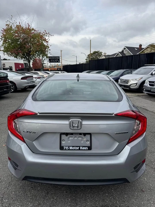2017 Honda Civic 10th Gen - Image 5 of 12
