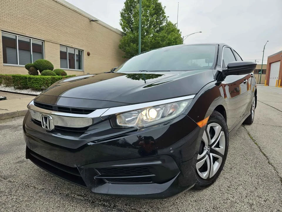2017 Honda Civic 10th Gen - Image 5 of 15