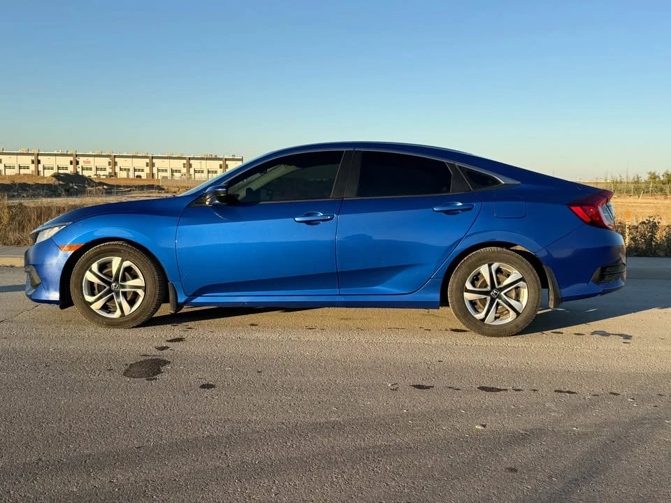 2017 Honda Civic 10th Gen - Image 7 of 15