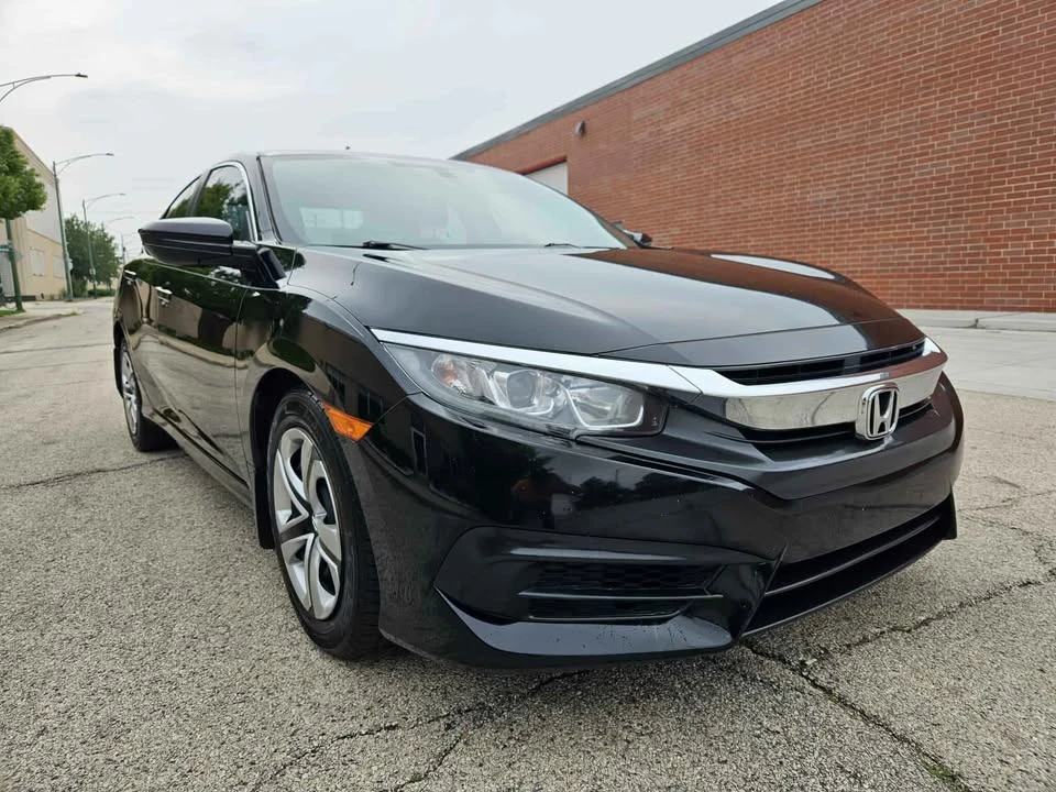 2017 Honda Civic 10th Gen - Image 7 of 15