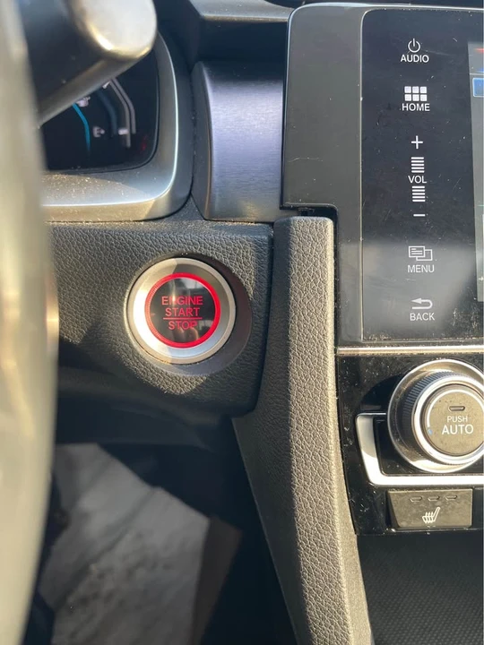 2017 Honda Civic 10th Gen - Image 9 of 11