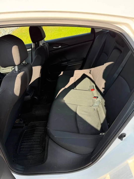 2017 Honda Civic 10th Gen - Image 8 of 13