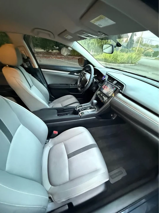 2017 Honda Civic 10th Gen - Image 8 of 10