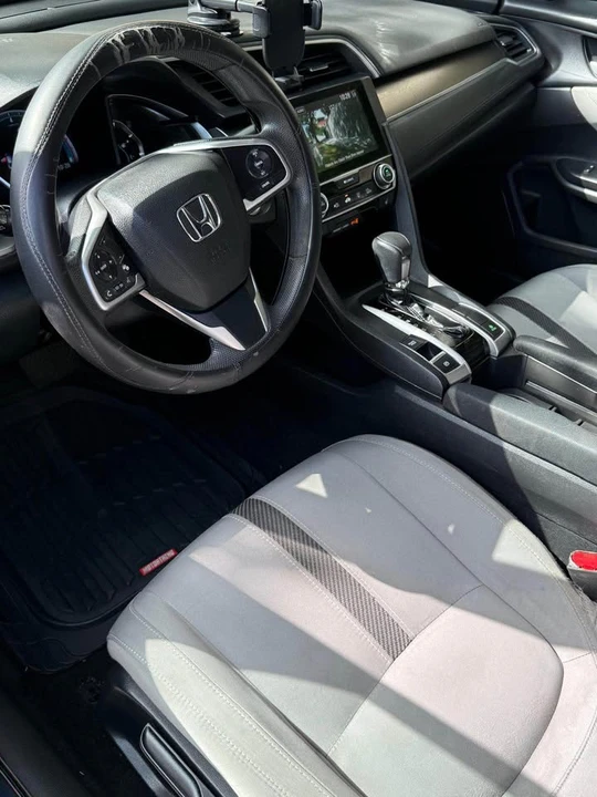 2017 Honda Civic 10th Gen - Image 9 of 15