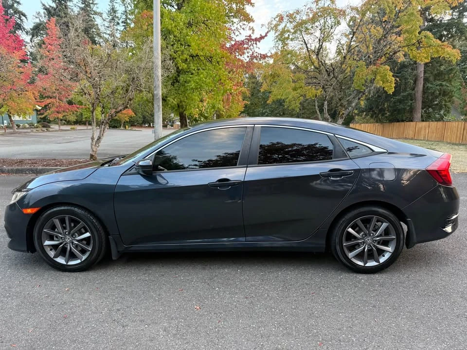 2017 Honda Civic 10th Gen - Image 5 of 10