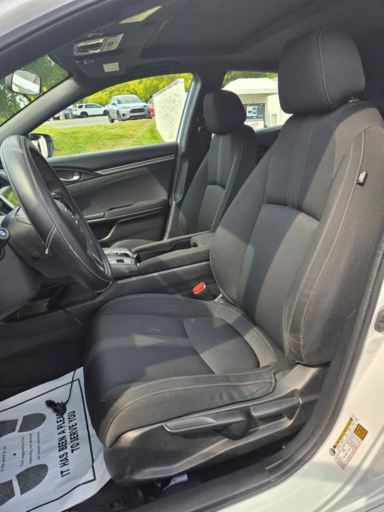 2017 Honda Civic 10th Gen - Image 7 of 11