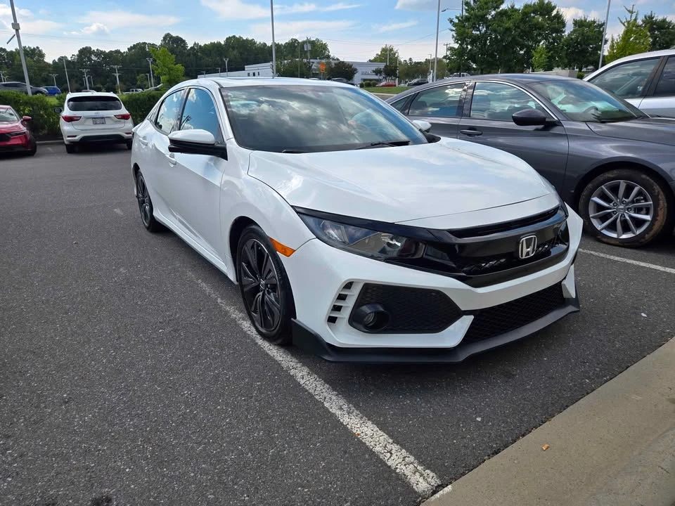 2017 Honda Civic 10th Gen - Image 2 of 11
