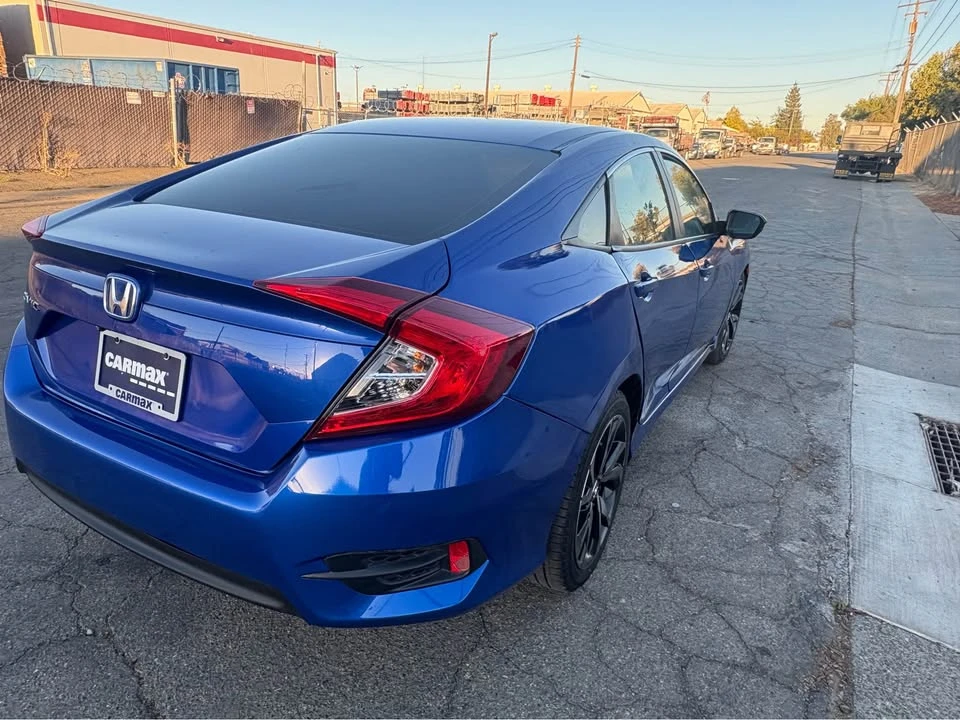 2017 Honda Civic 10th Gen - Image 3 of 10