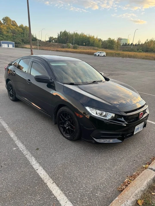 2017 Honda Civic 10th Gen - Image 2 of 9