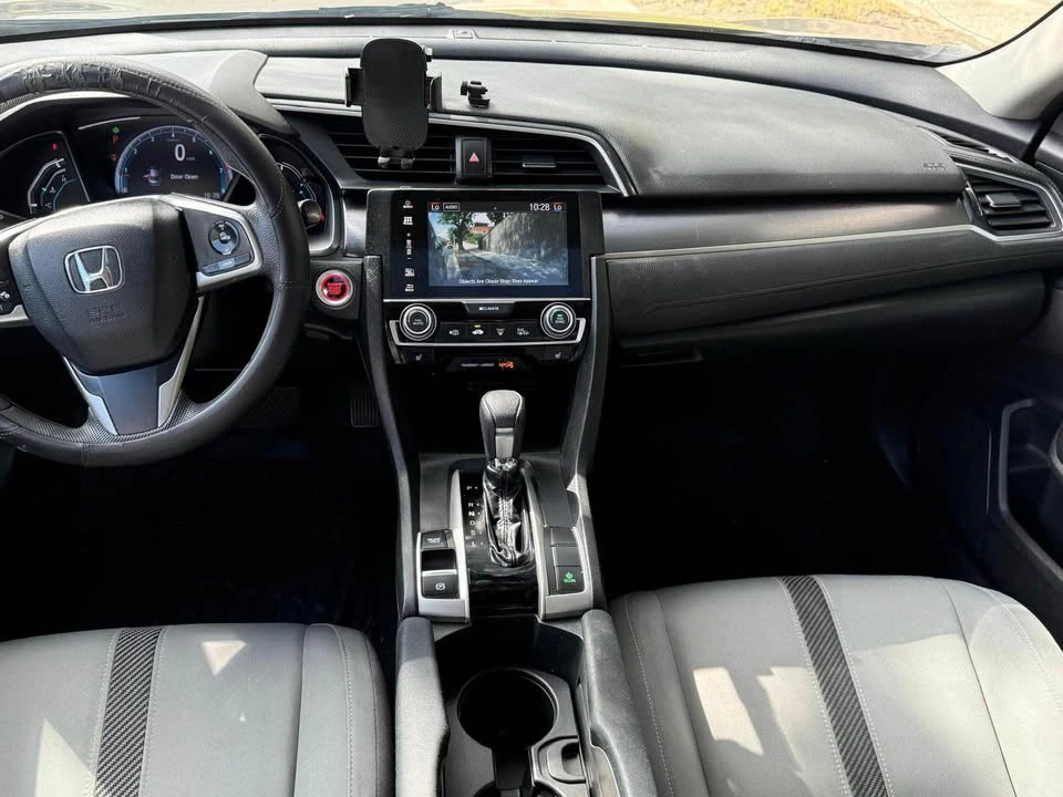 2017 Honda Civic 10th Gen - Image 13 of 15