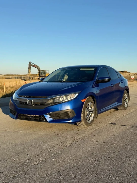 2017 Honda Civic 10th Gen - Image 4 of 15