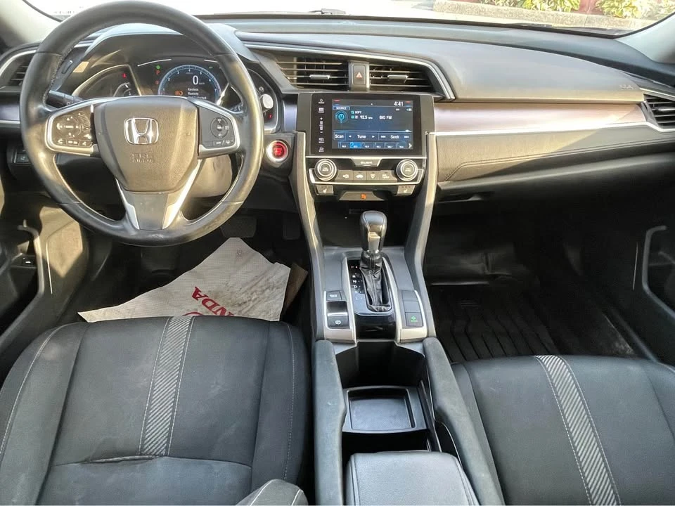 2017 Honda Civic 10th Gen - Image 4 of 11