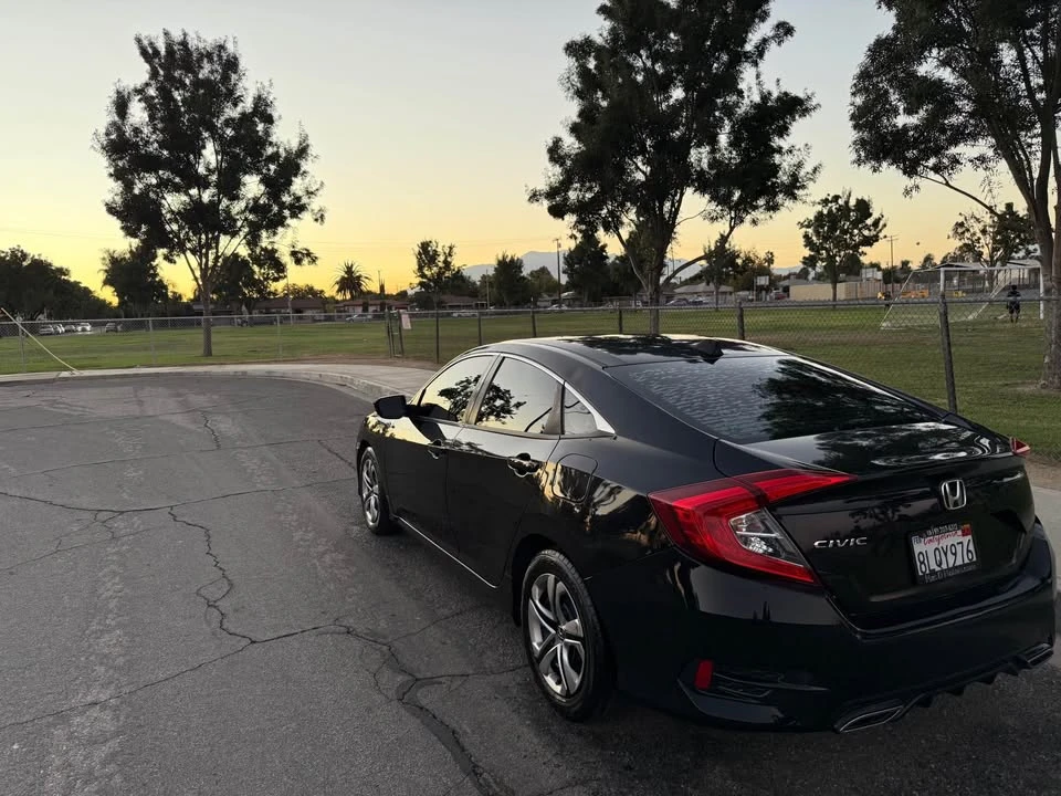 2017 Honda Civic 10th Gen - Image 3 of 11