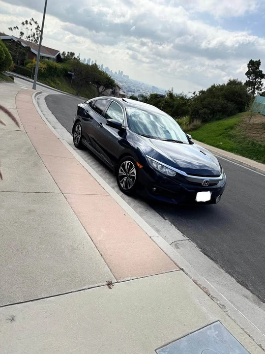 2017 Honda Civic 10th Gen - Image 6 of 15