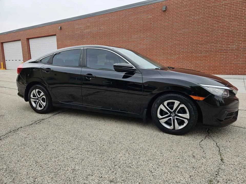 2017 Honda Civic 10th Gen - Image 2 of 15