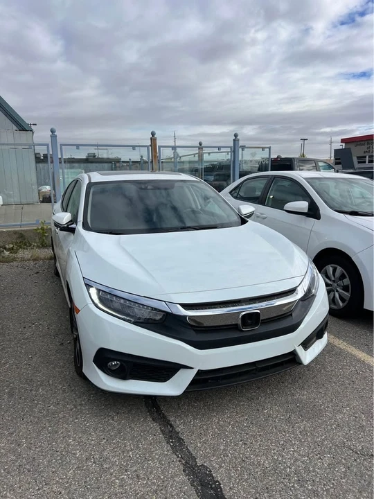2017 Honda Civic 10th Gen - Image 2 of 9