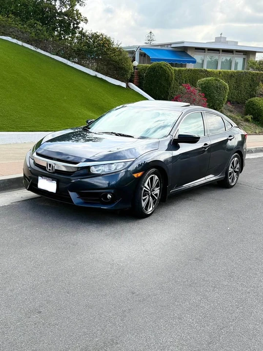 2017 Honda Civic 10th Gen - Image 4 of 15