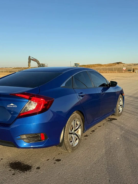 2017 Honda Civic 10th Gen - Image 5 of 15