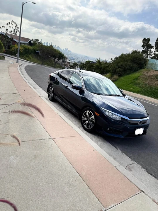 2017 Honda Civic 10th Gen - Image 7 of 15