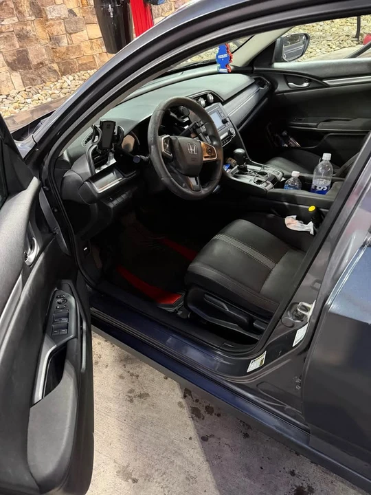 2017 Honda Civic 10th Gen - Image 2 of 3