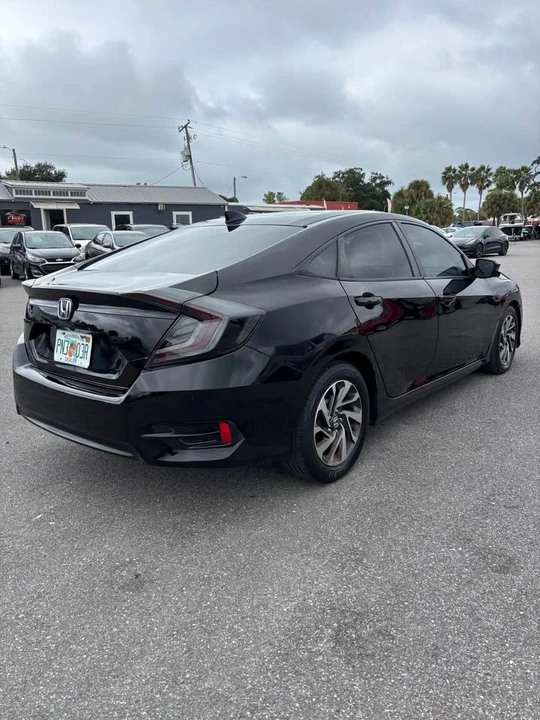 2017 Honda Civic 10th Gen - Image 5 of 10