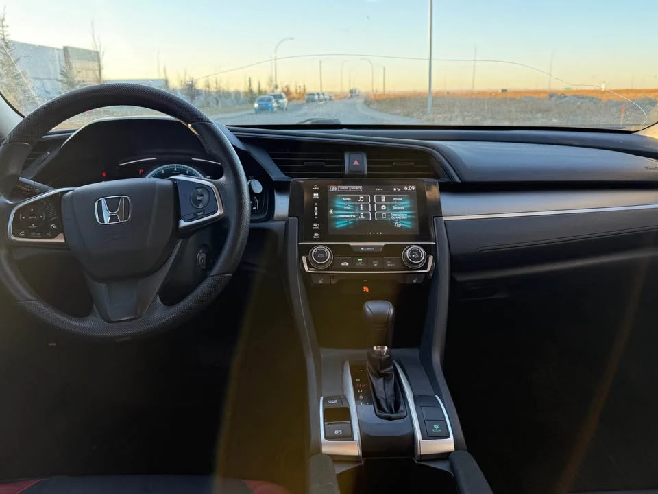 2017 Honda Civic 10th Gen - Image 10 of 15