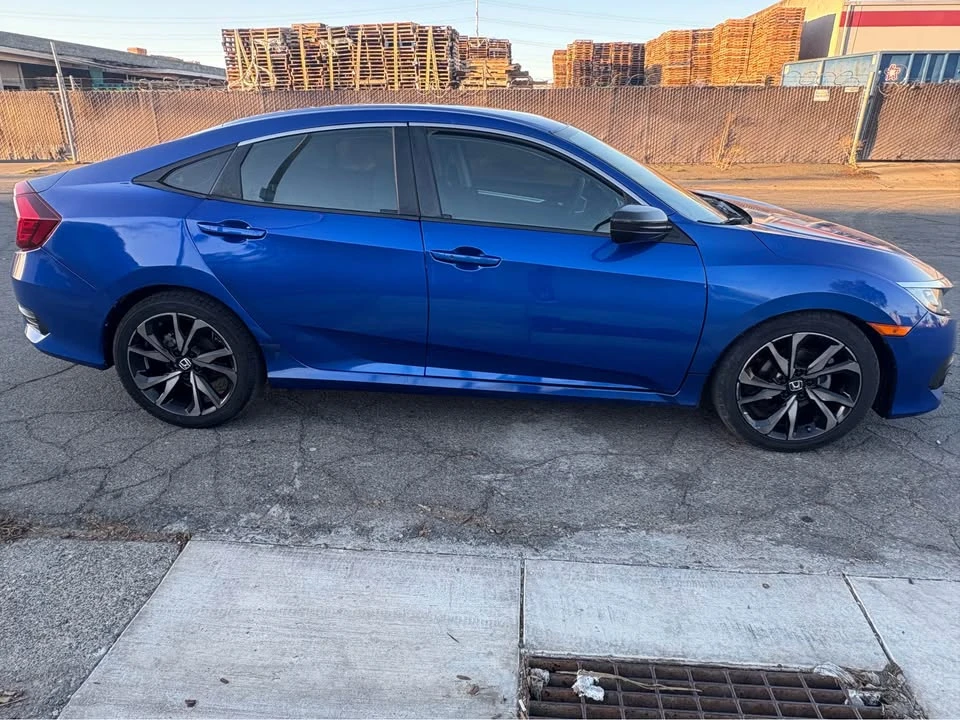 2017 Honda Civic 10th Gen - Image 2 of 10