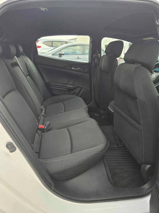 2017 Honda Civic 10th Gen - Image 6 of 11