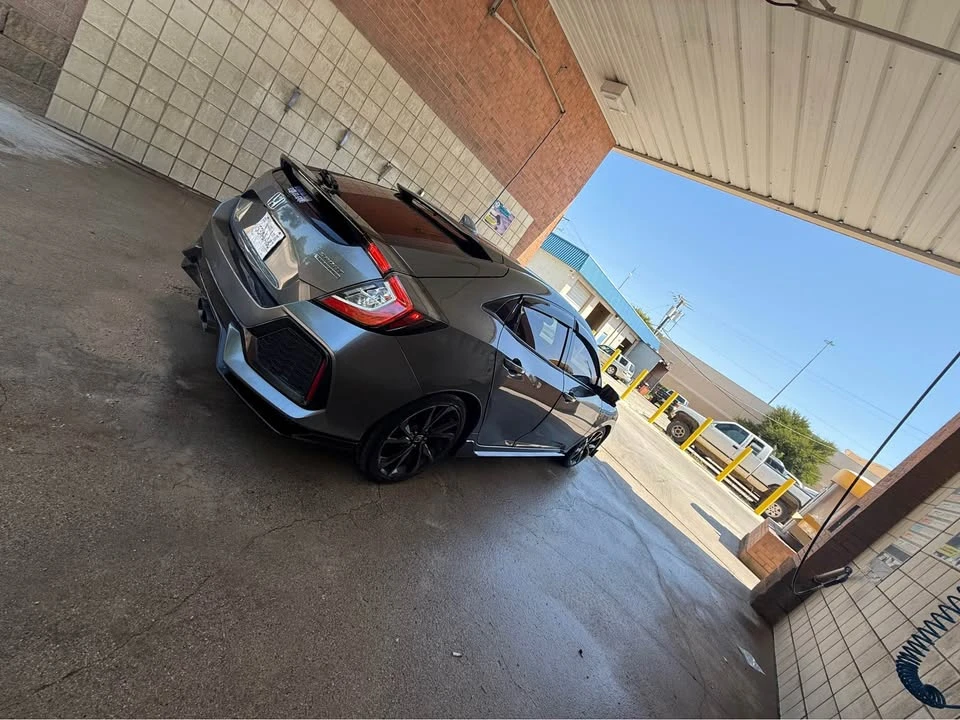 2017 Honda Civic 10th Gen - Image 4 of 8